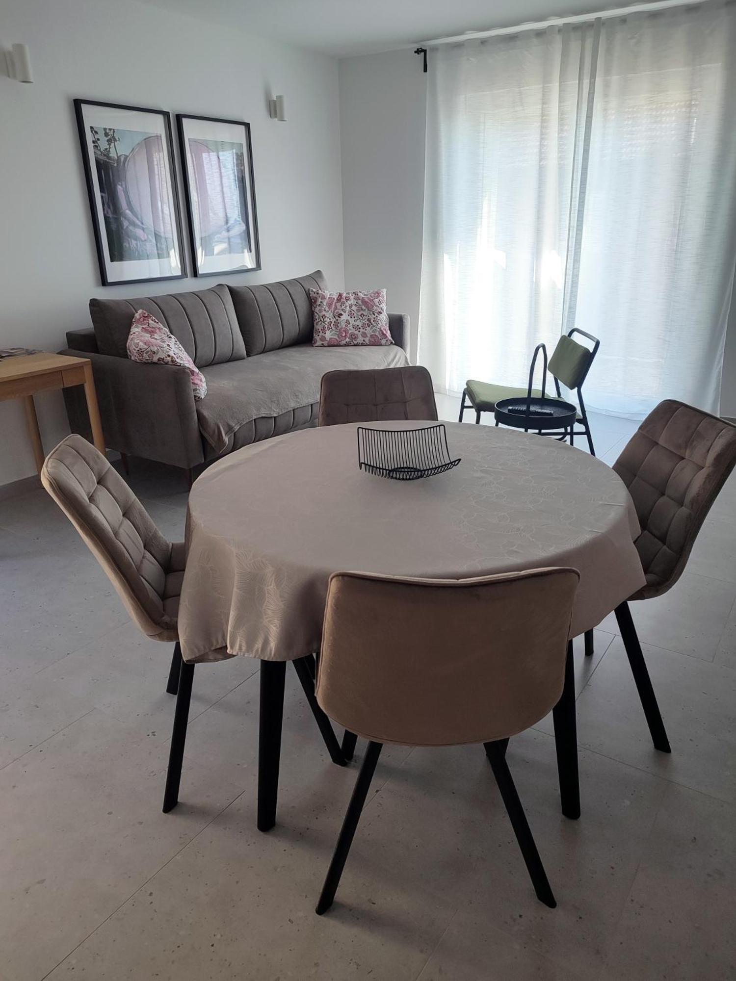 Eleven Apartment